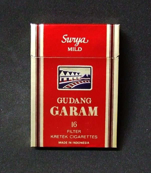 Embalagem de cigarro Gudang Garam Surya Mild 3323 